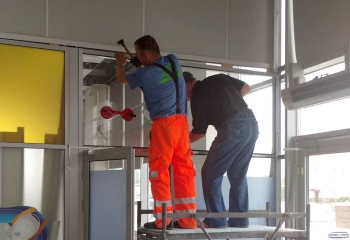 Встановлення скляних перегородок